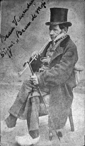 835542 Portret van A. van Veenendaal, bijgenaamd Bram de Mop, geboren 1805, Utrechtse straatfiguur, overleden 1890.